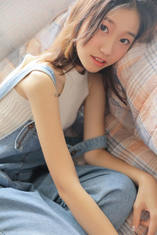 漂亮诱人的女邻居